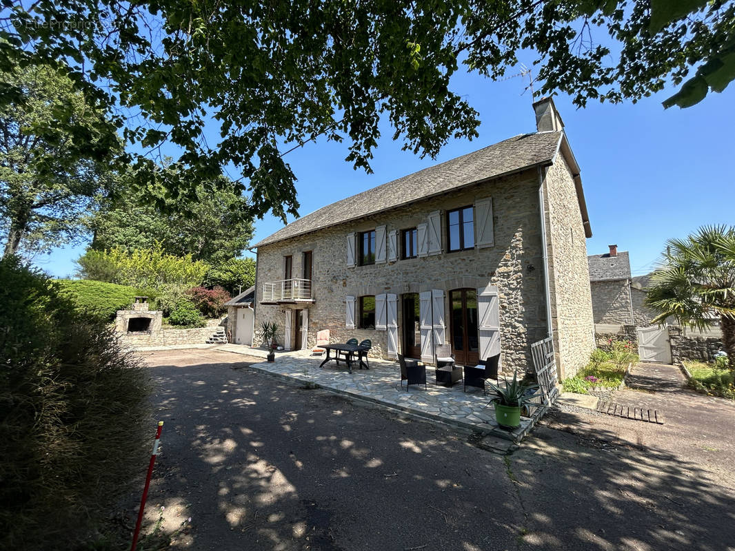 Maison à ROSIERS-D&#039;EGLETONS