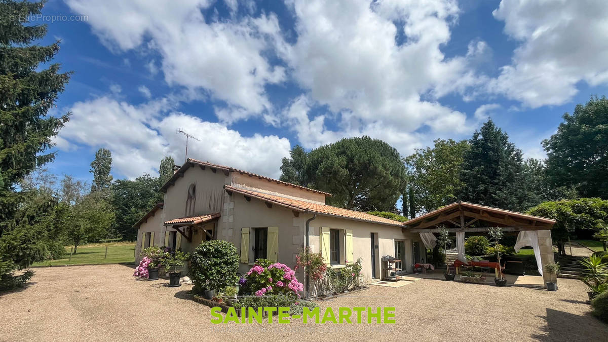 Maison à MAZIERES-EN-GATINE