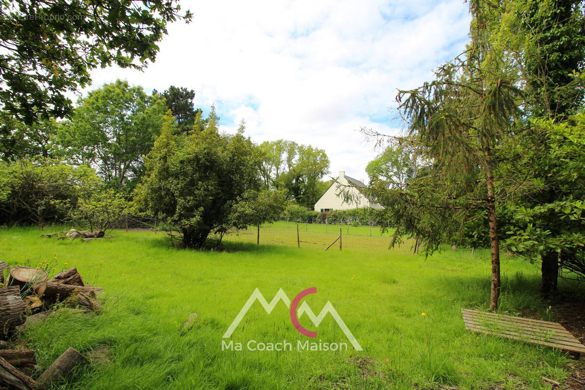 Terrain à LA CHAPELLE-DES-MARAIS