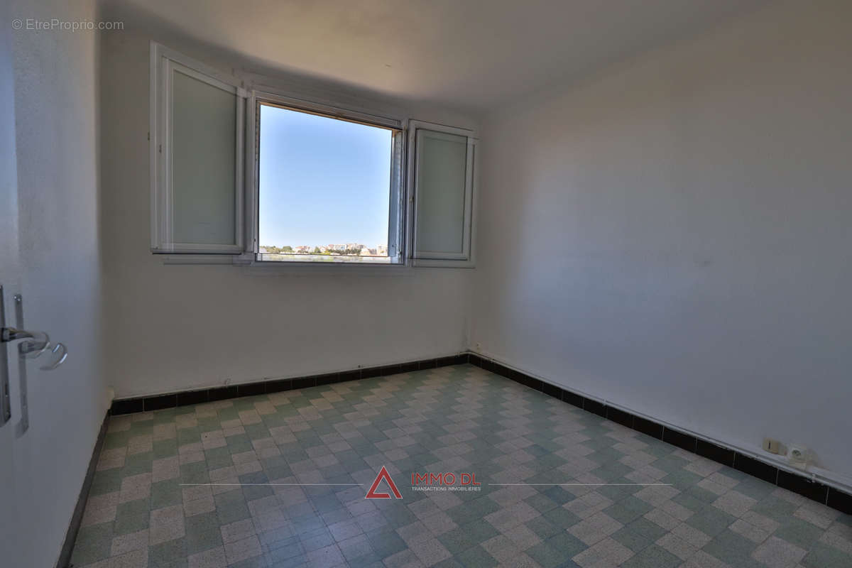 Appartement à MARSEILLE-4E