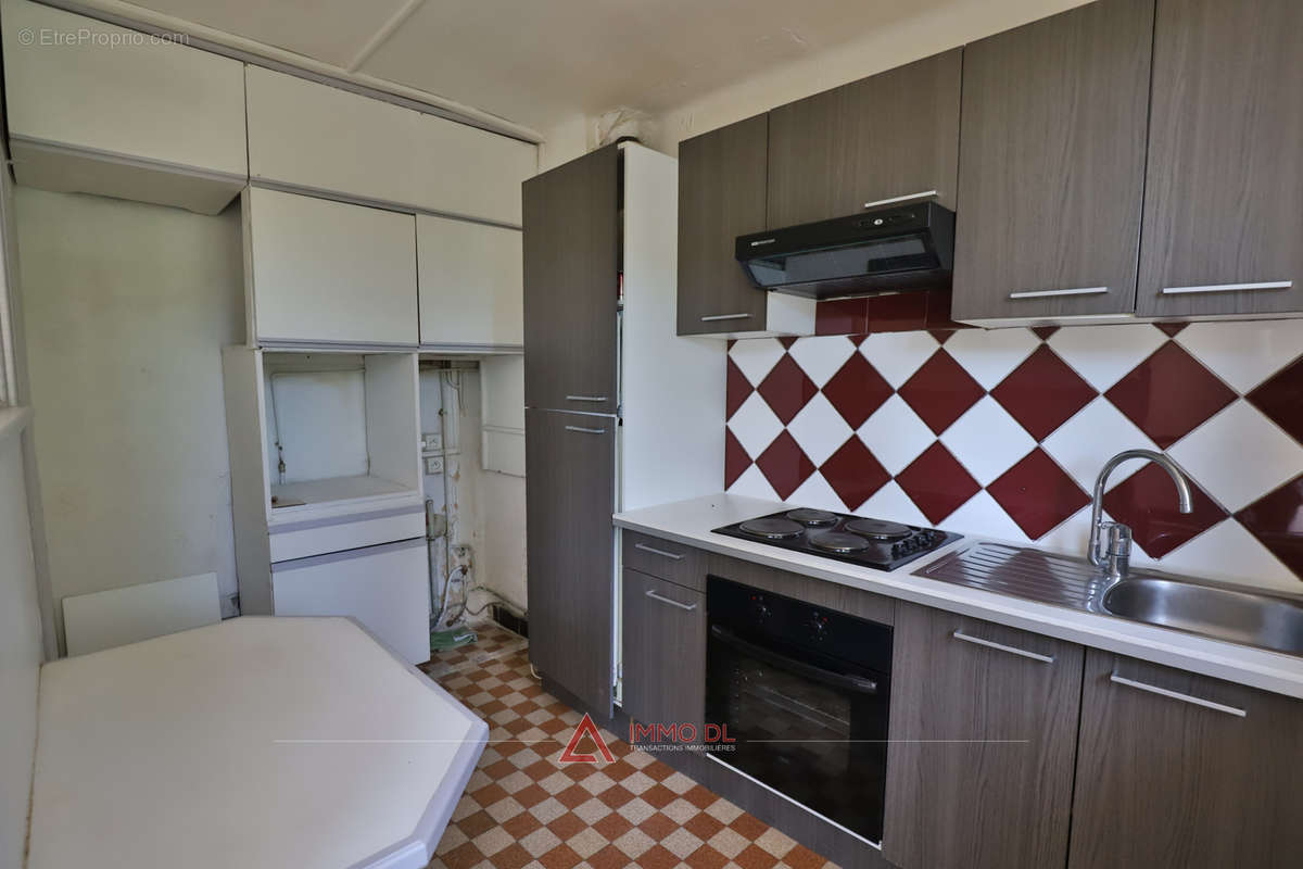 Appartement à MARSEILLE-4E