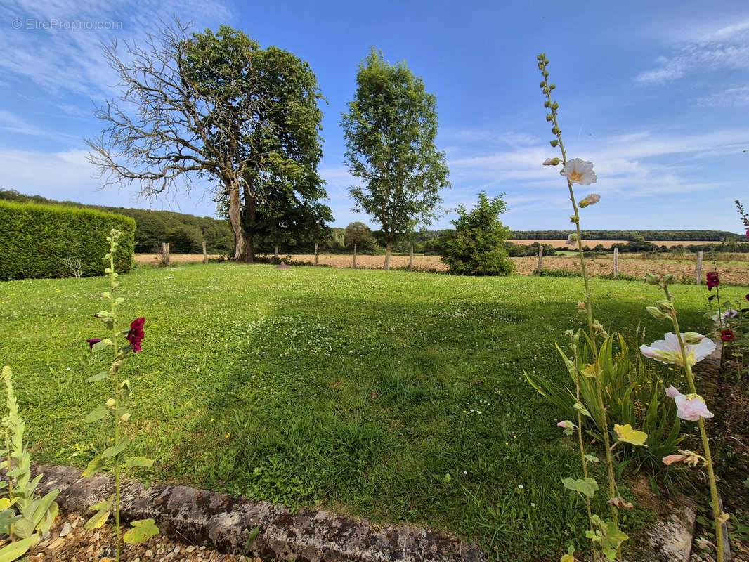 Maison à THIRON-GARDAIS