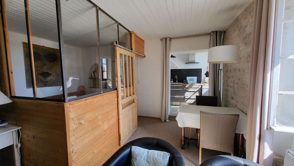 Appartement à LA FLOTTE