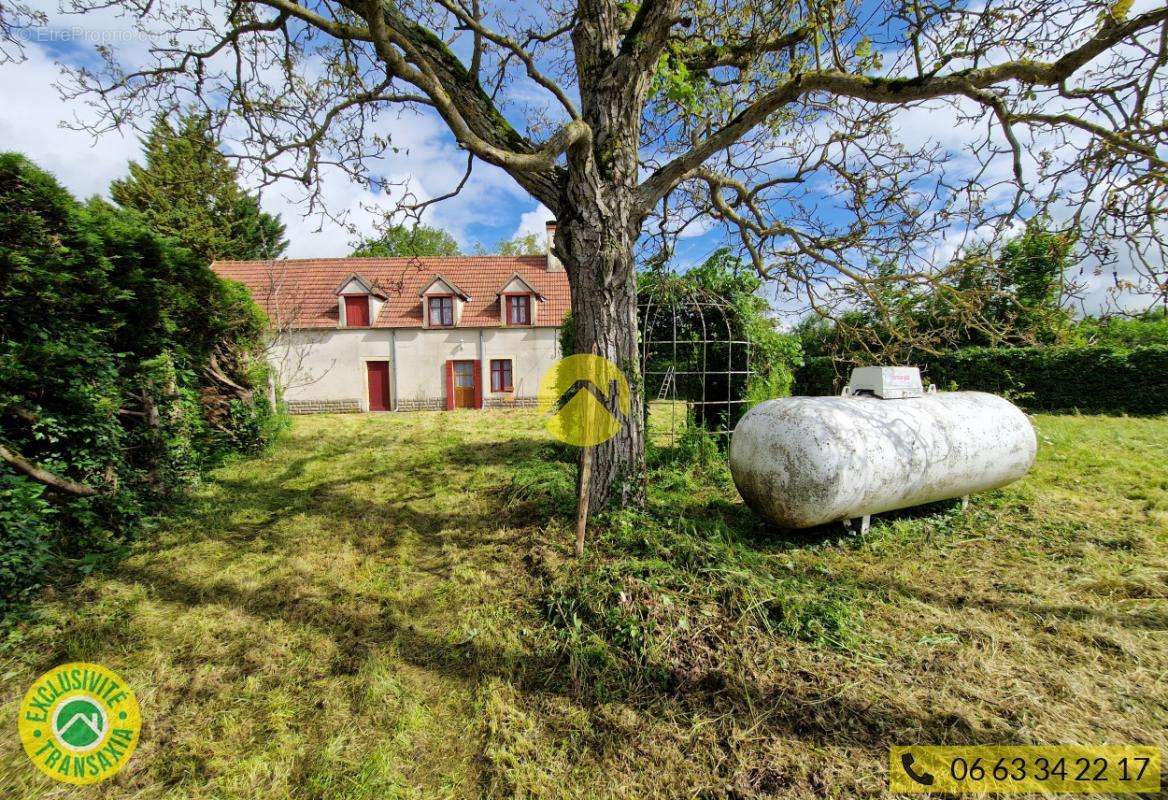 Maison à LA GUERCHE-SUR-L&#039;AUBOIS