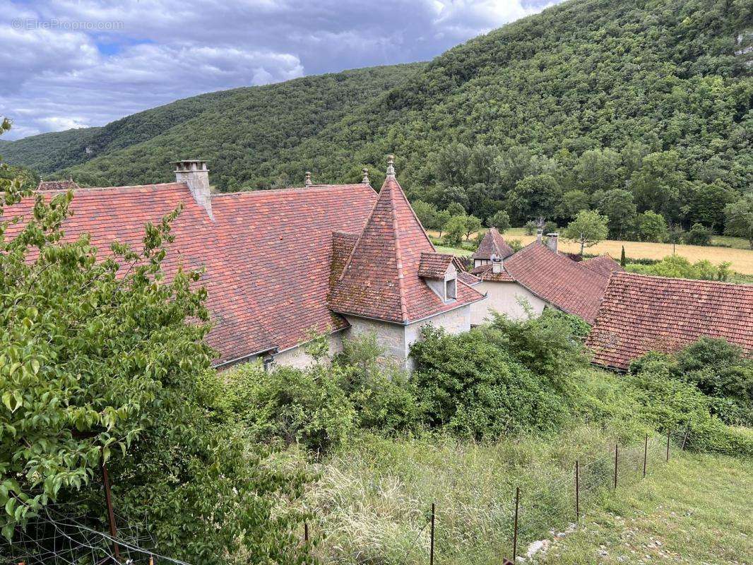 Maison à MARCILHAC-SUR-CELE