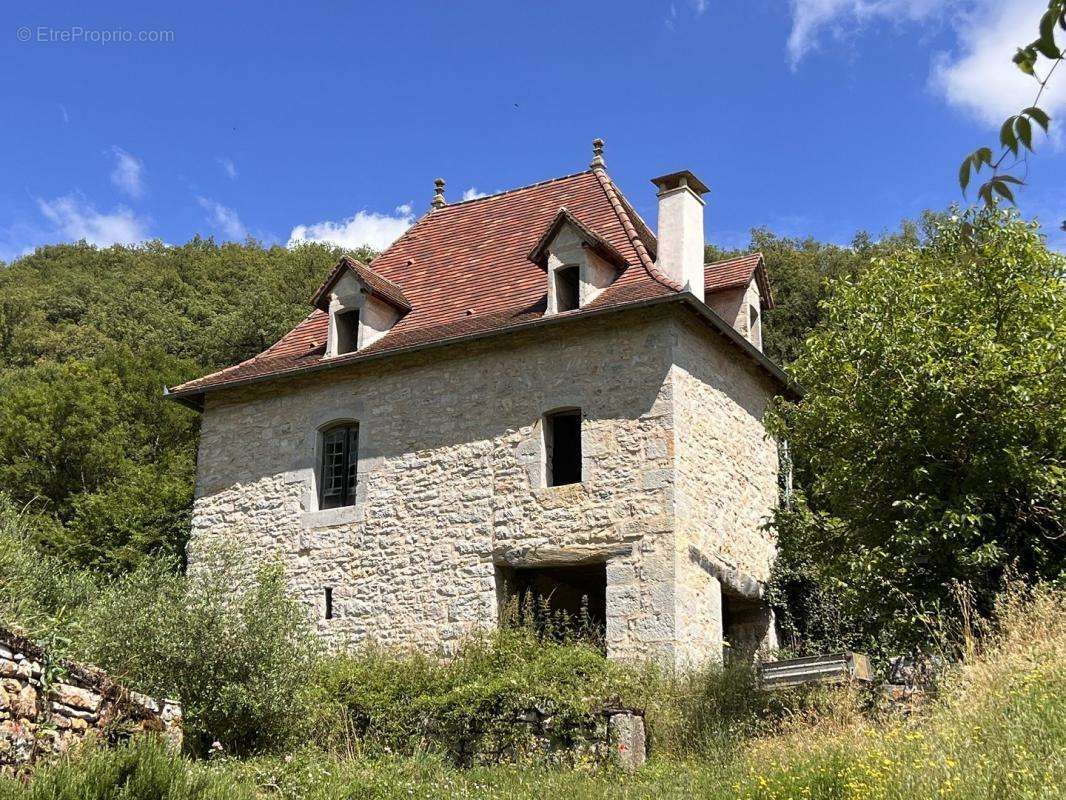 Maison à MARCILHAC-SUR-CELE