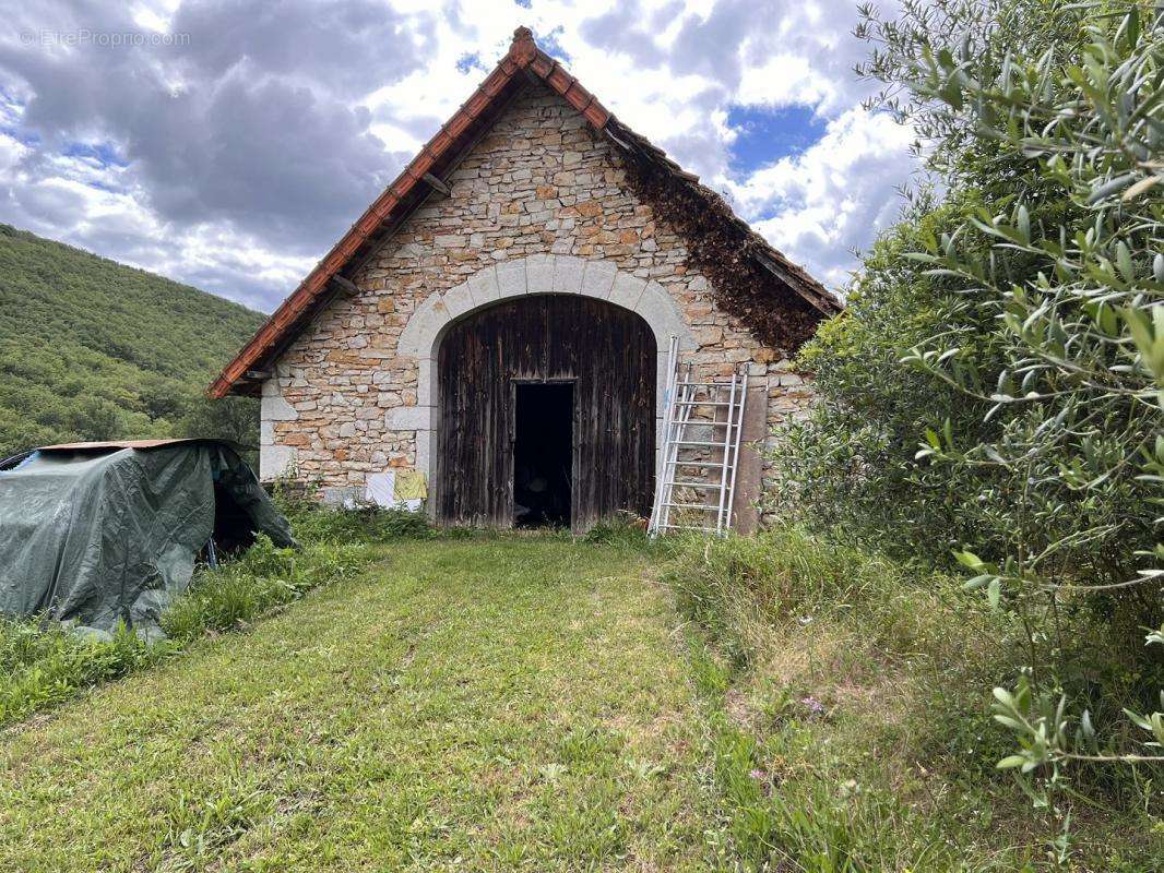 Maison à MARCILHAC-SUR-CELE