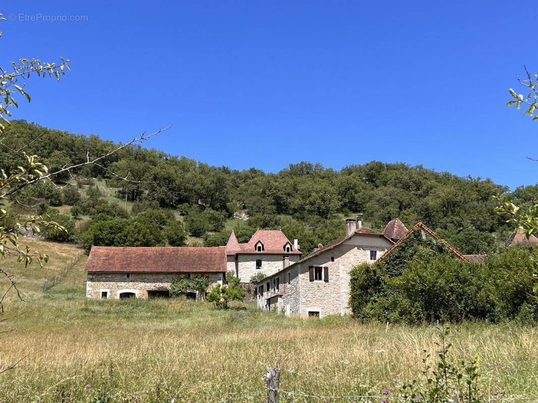 Maison à MARCILHAC-SUR-CELE