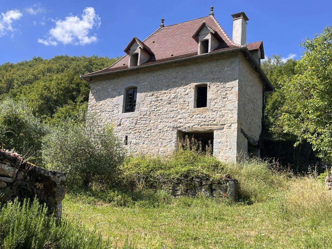 Maison à MARCILHAC-SUR-CELE