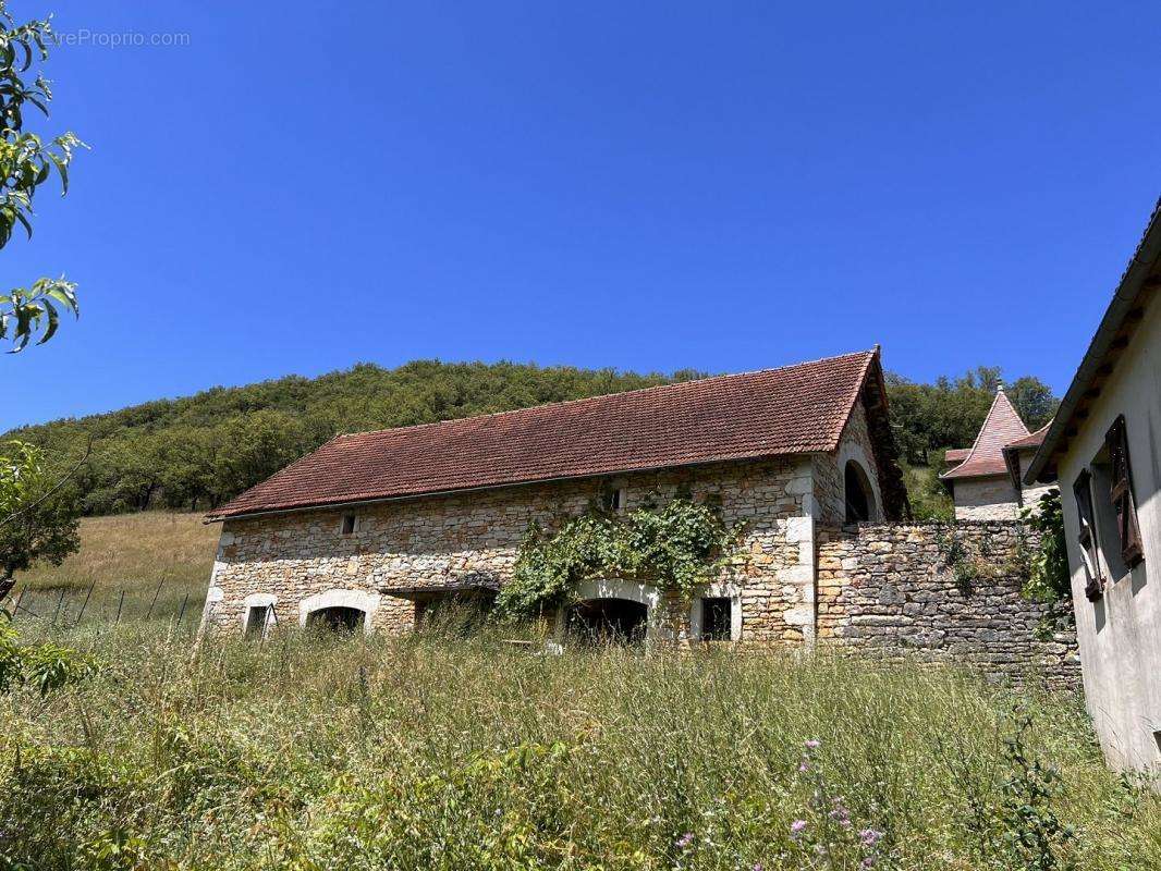 Maison à MARCILHAC-SUR-CELE