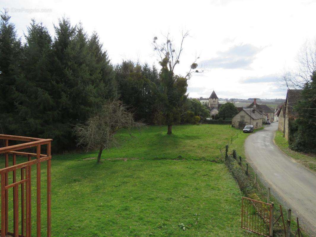 Maison à SAINT-CYR-LES-CHAMPAGNES