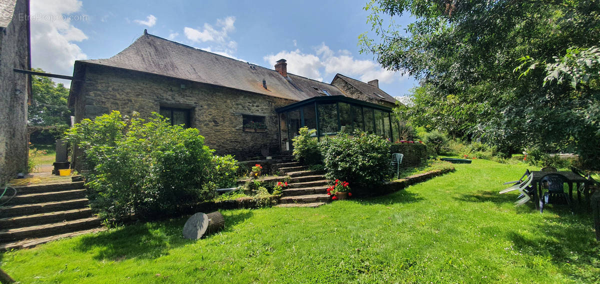 Maison à LE BOURG-D&#039;IRE