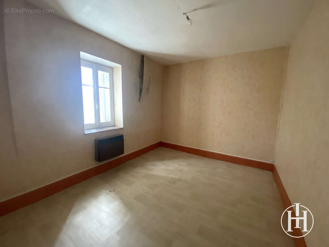 Appartement à SAINT-AMAND-MONTROND