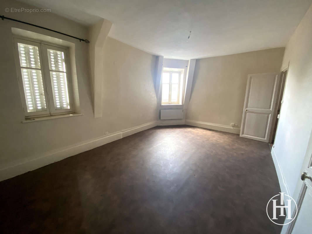 Appartement à SAINT-AMAND-MONTROND