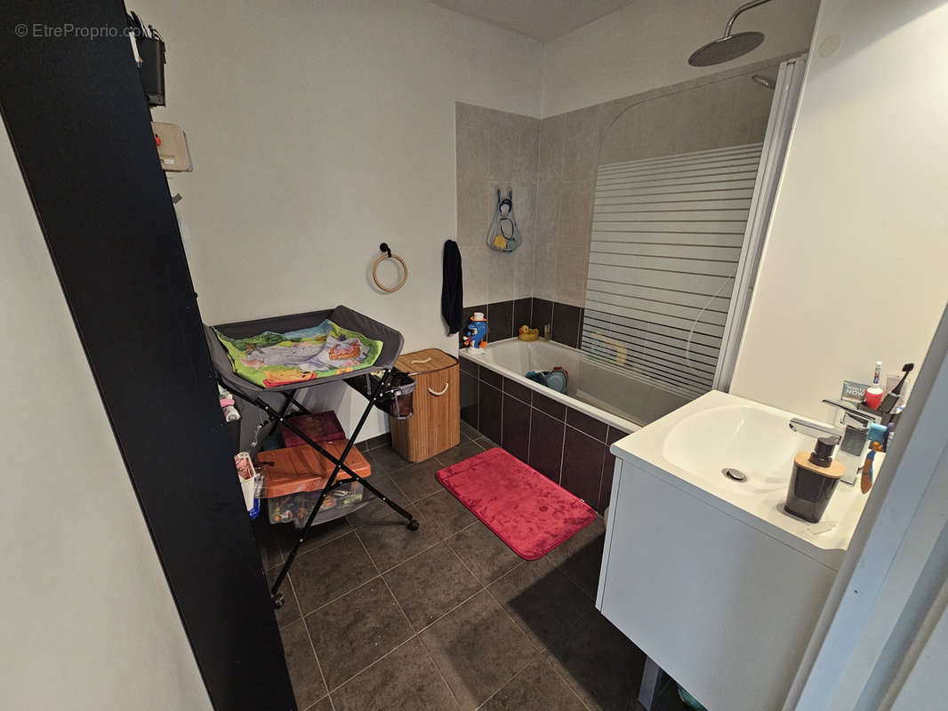 Appartement à LINAS