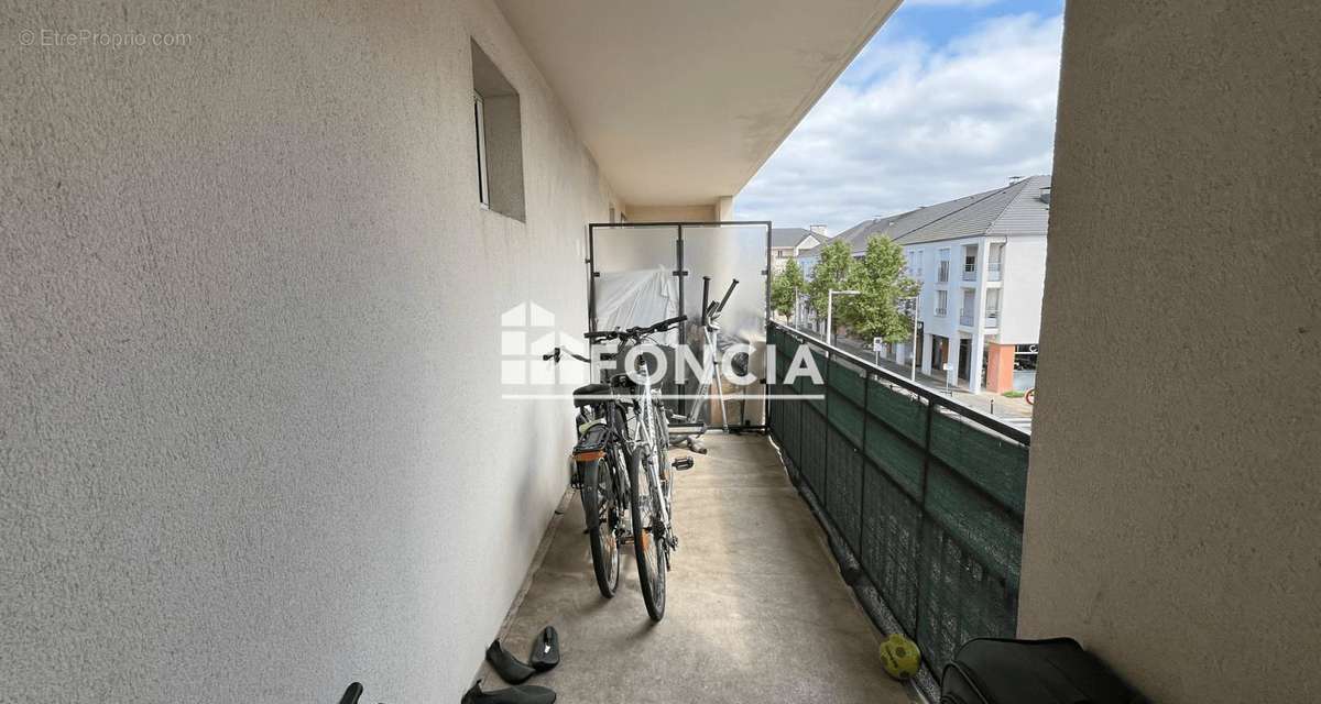 Appartement à SAVIGNY-LE-TEMPLE