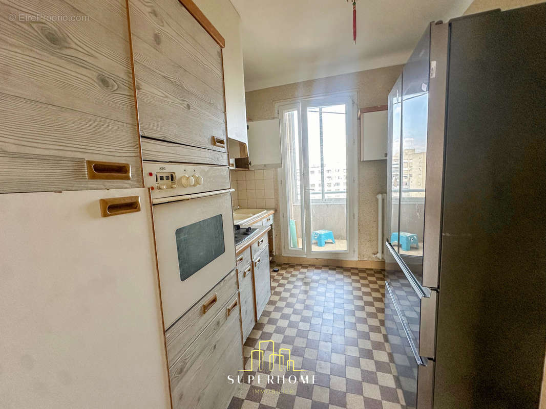 Appartement à MARSEILLE-3E