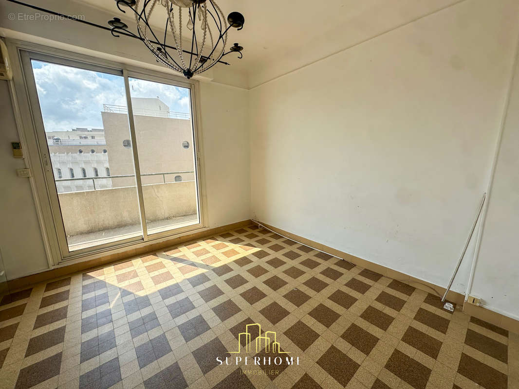 Appartement à MARSEILLE-3E