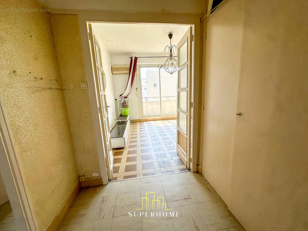 Appartement à MARSEILLE-3E