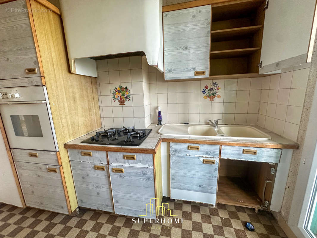 Appartement à MARSEILLE-3E