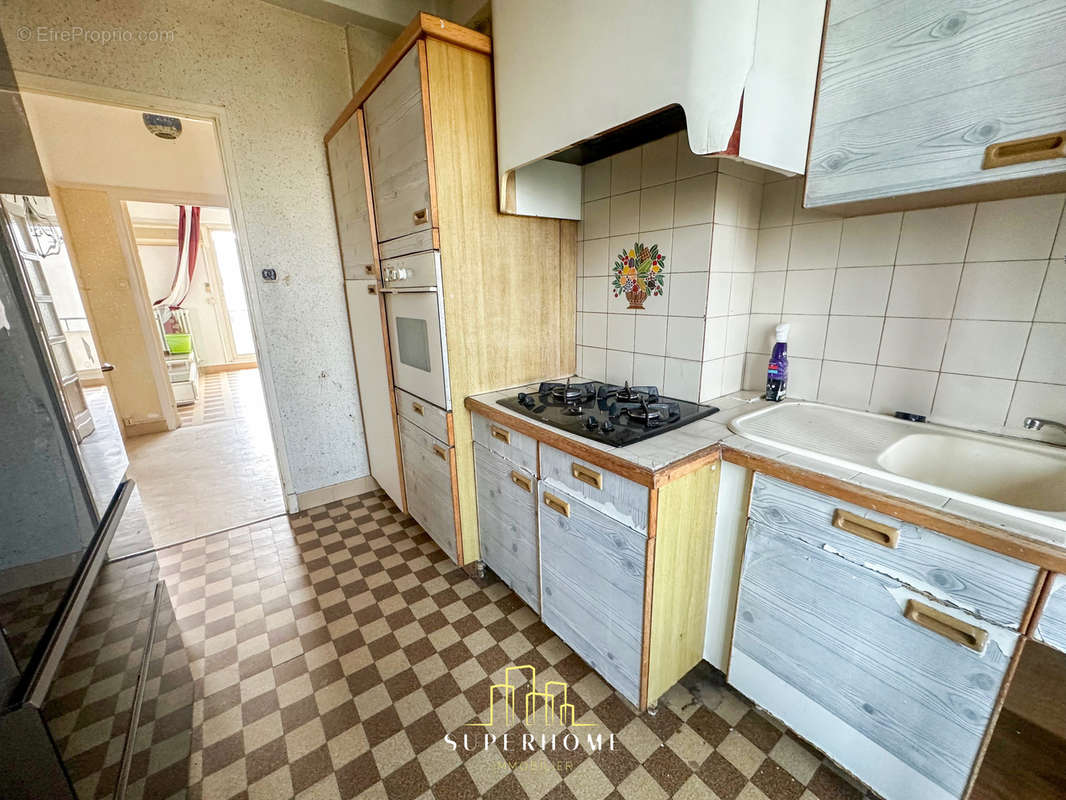 Appartement à MARSEILLE-3E