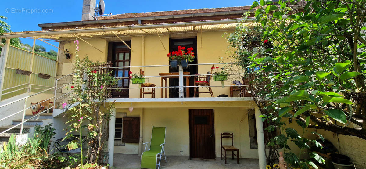 Maison à MURS-ET-GELIGNIEUX