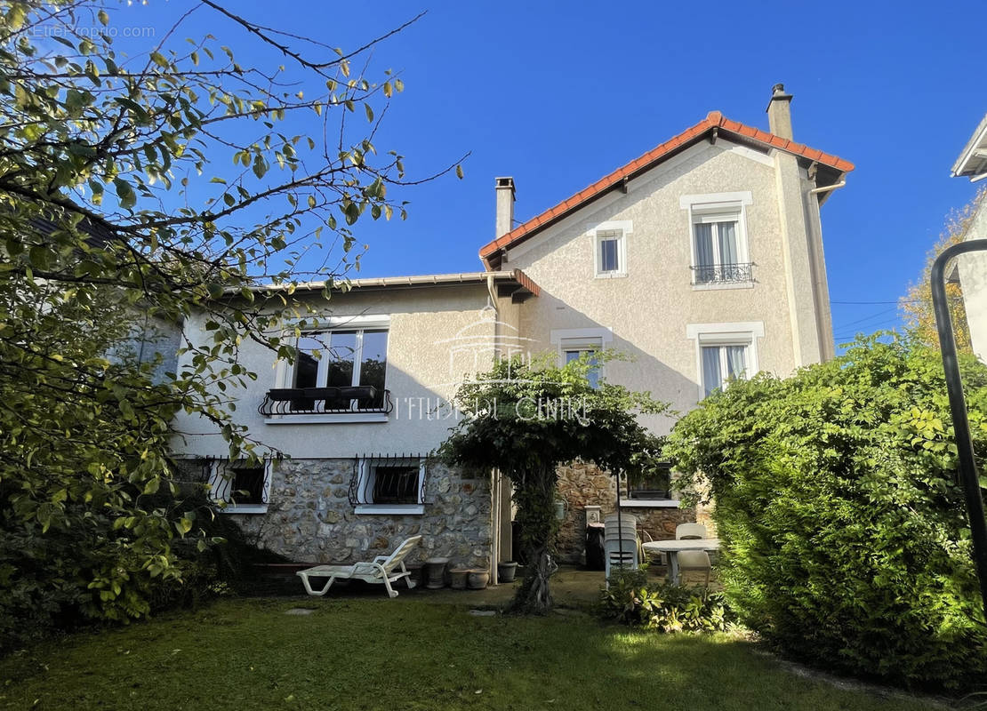 Maison à VILLENEUVE-LE-ROI