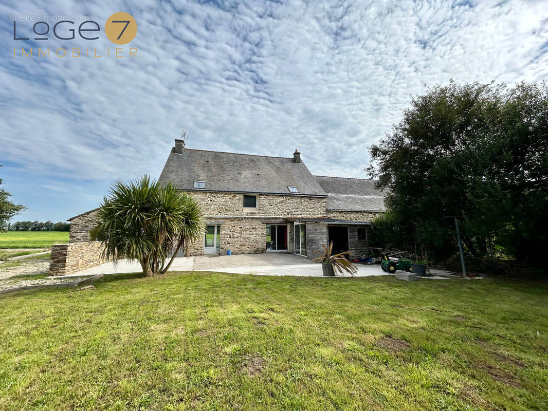 Maison à LE TREVOUX