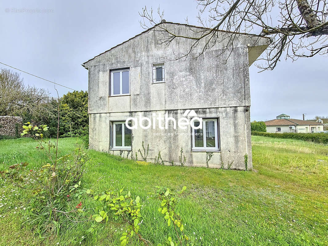 Maison à SAINT-CIERS-DU-TAILLON