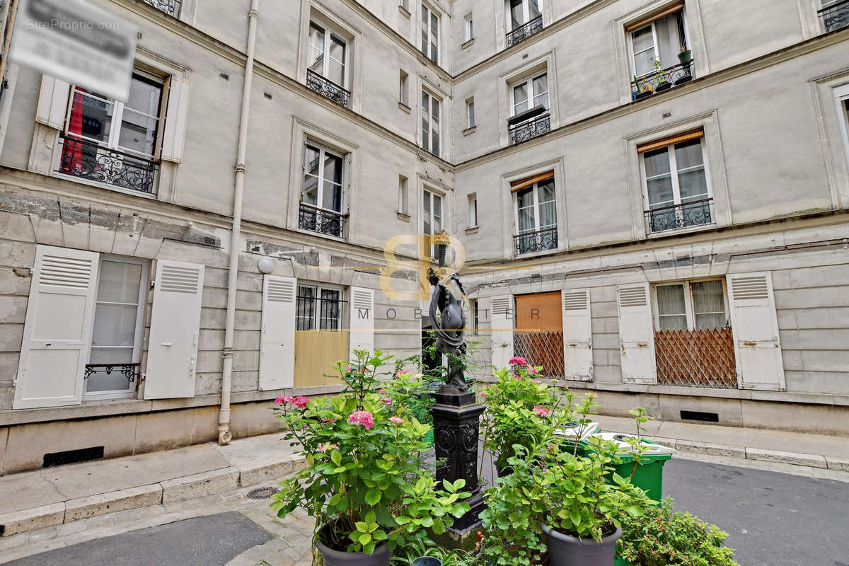 Appartement à PARIS-17E