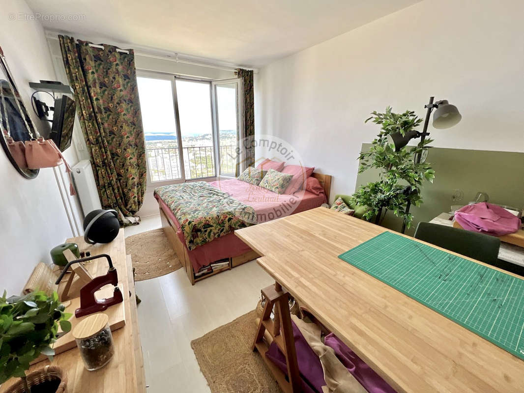 Appartement à MARSEILLE-9E