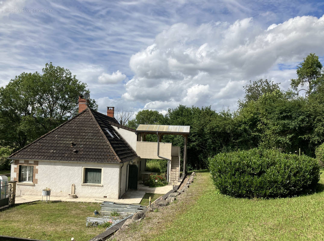 Maison à DOMPIERRE-SUR-NIEVRE