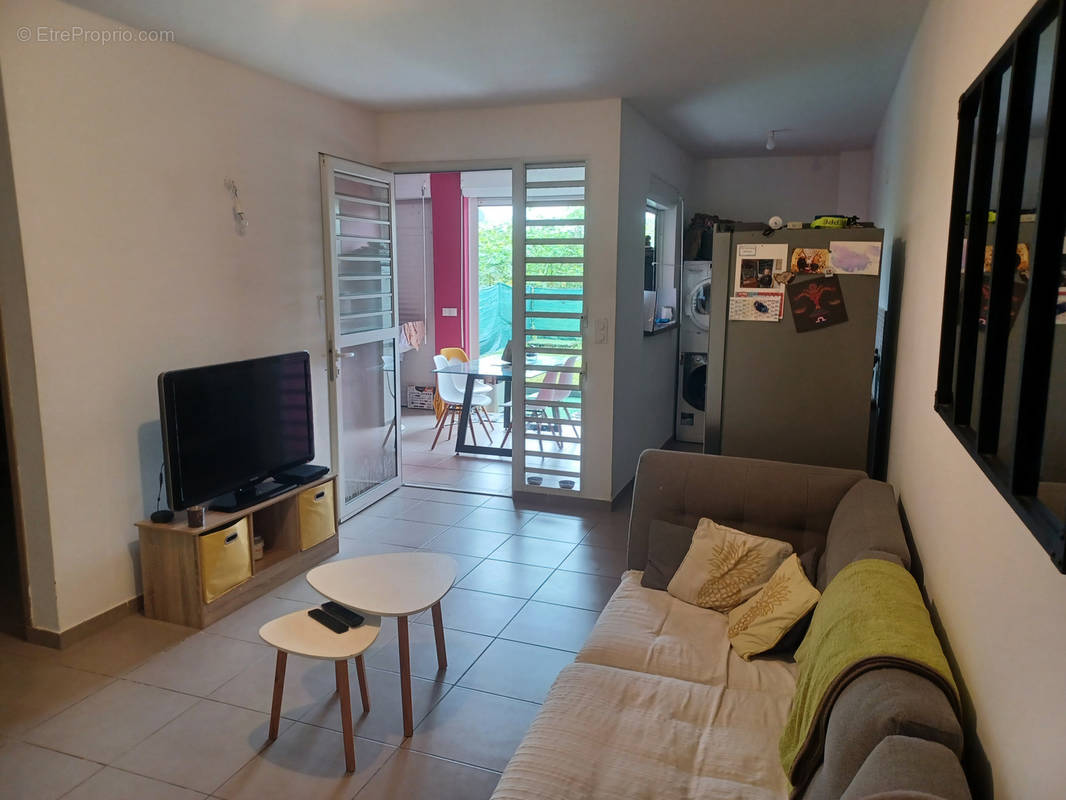 Appartement à REMIRE-MONTJOLY