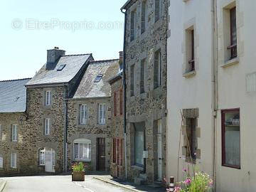 Appartement à LA ROCHE-DERRIEN