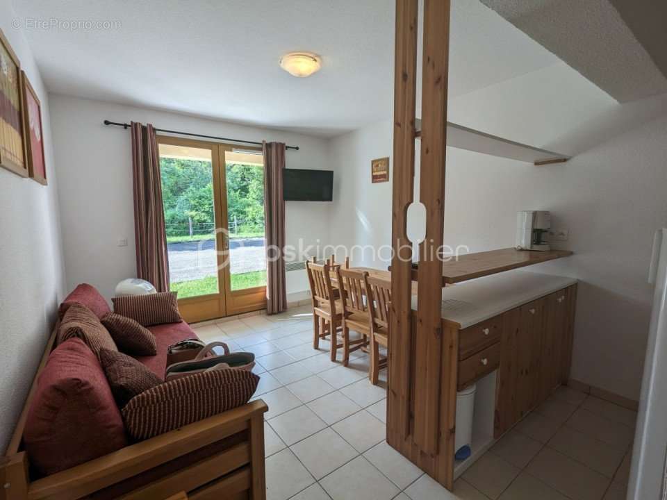 Appartement à MONTBRUN-LES-BAINS