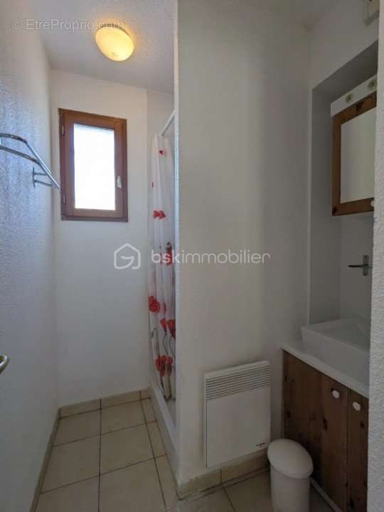 Appartement à MONTBRUN-LES-BAINS