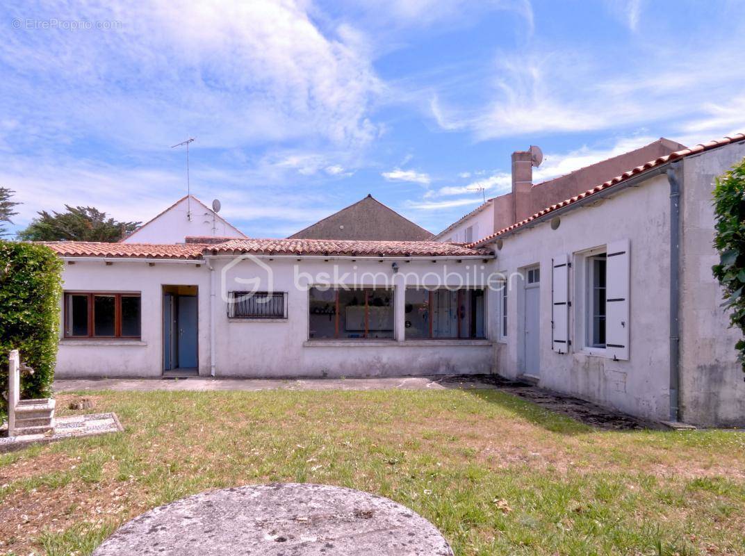 Maison à BOURCEFRANC-LE-CHAPUS