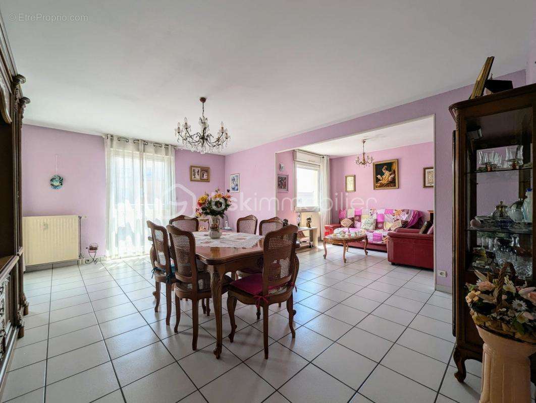 Appartement à CHENOVE