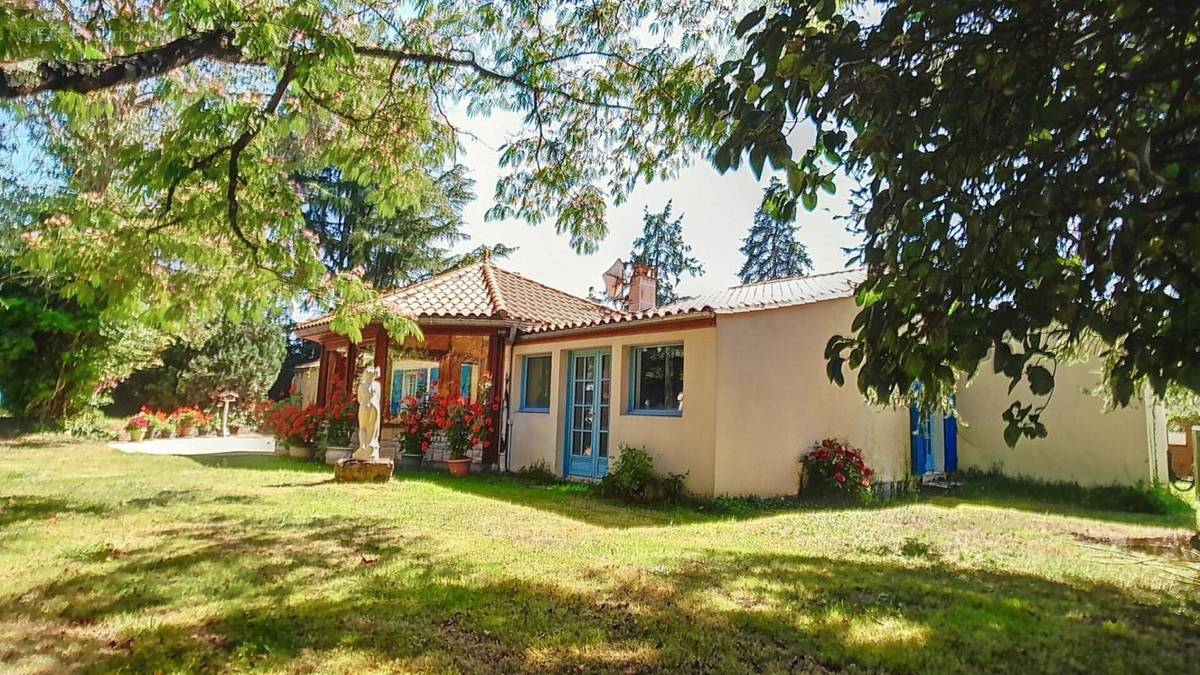 Maison à VOUNEUIL-SUR-VIENNE