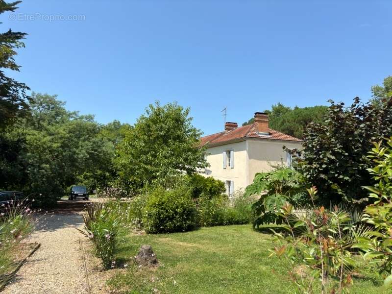 Maison à SAUVETERRE-DE-GUYENNE