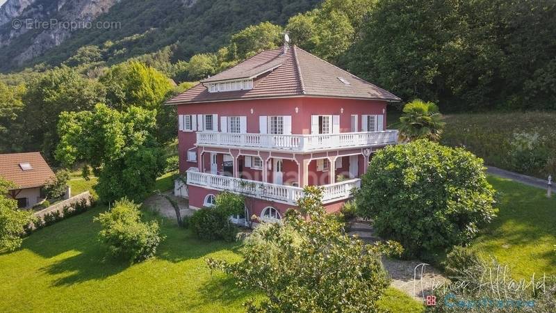 Maison à CHINDRIEUX