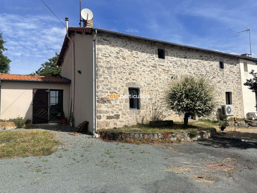 Maison à LA TESSOUALLE