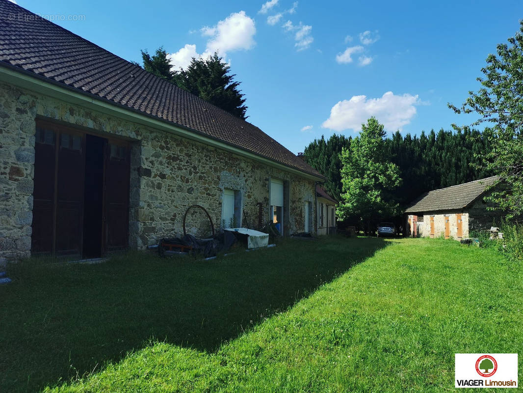 Maison à LADIGNAC-LE-LONG