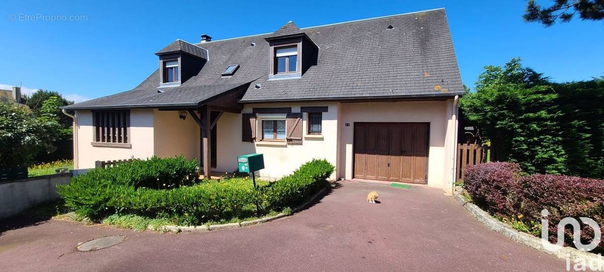 Photo 1 - Maison à PORT-EN-BESSIN-HUPPAIN