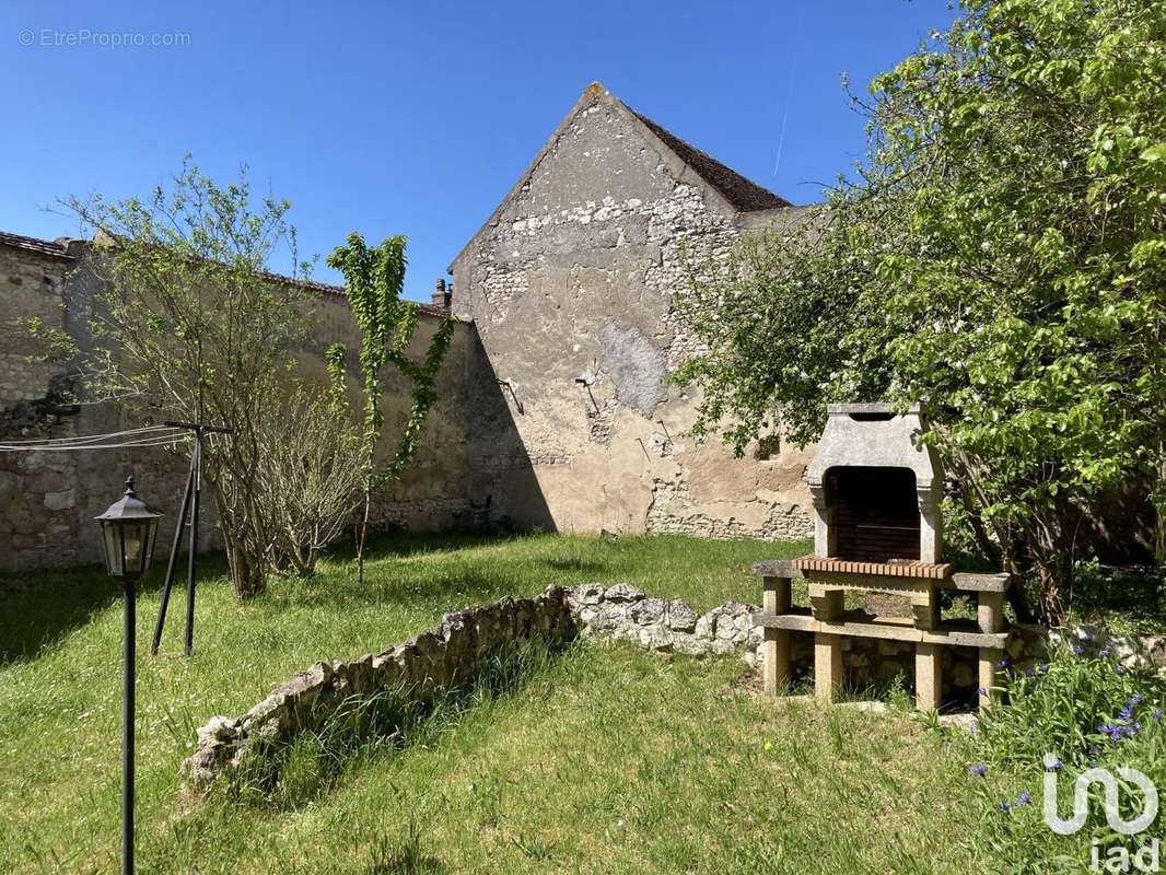 Photo 2 - Maison à BRIENON-SUR-ARMANCON