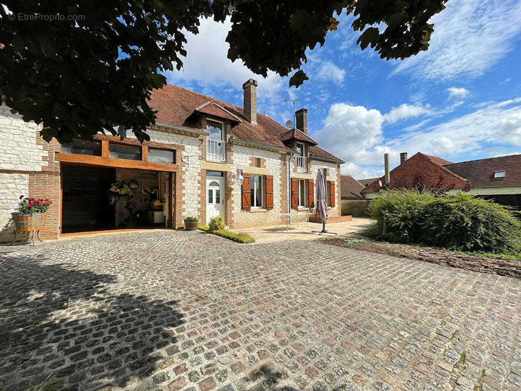 Maison à EAUX-PUISEAUX