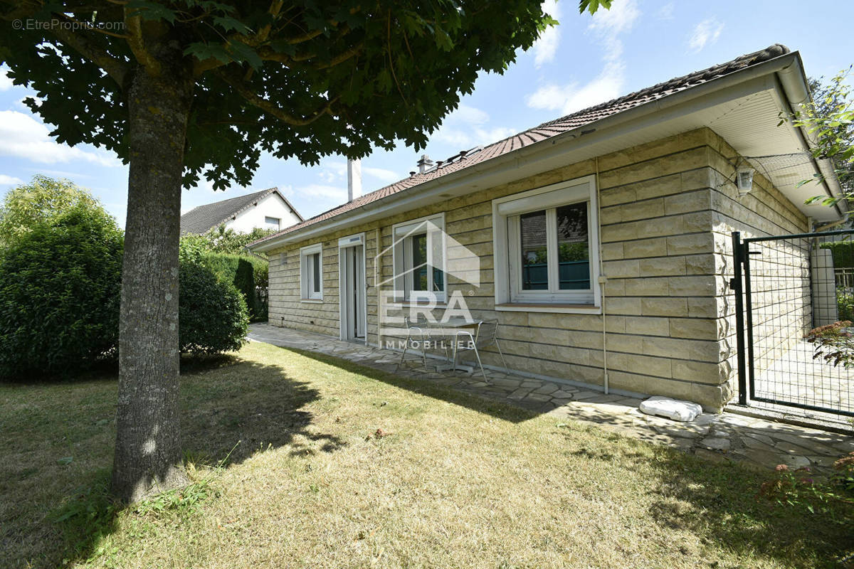 Maison à BEYNES