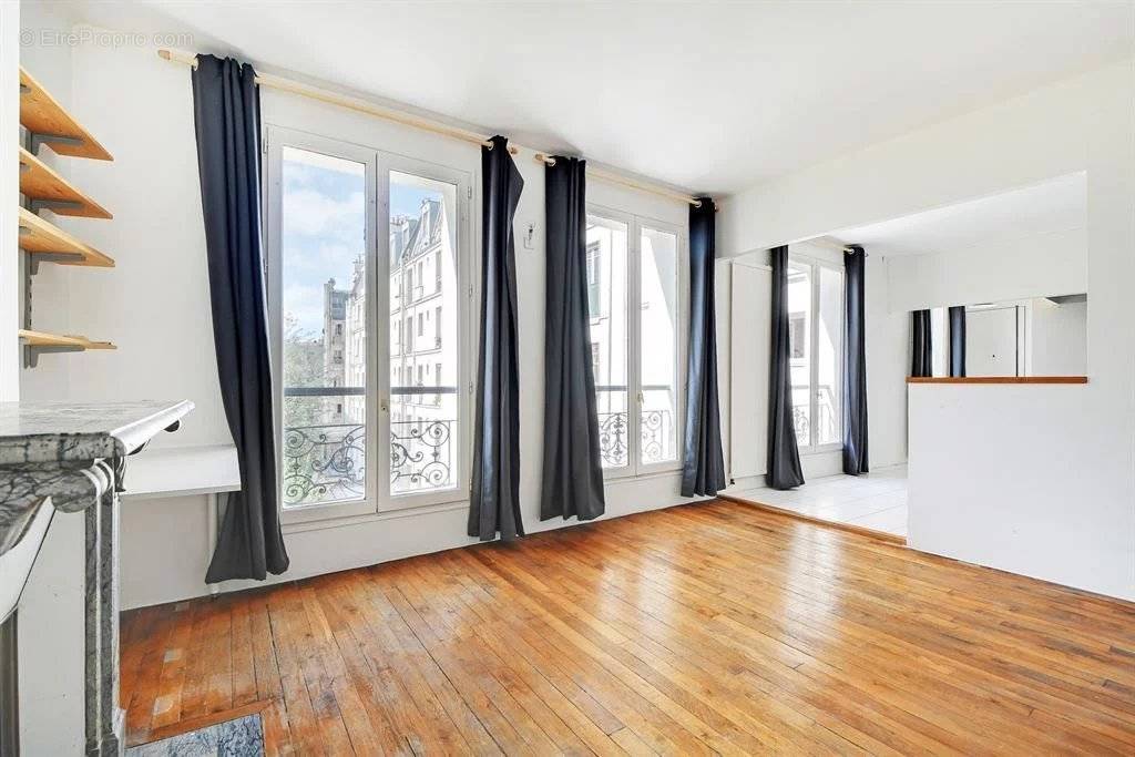 Appartement à PARIS-18E