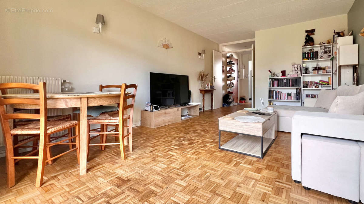 Appartement à CORBEIL-ESSONNES