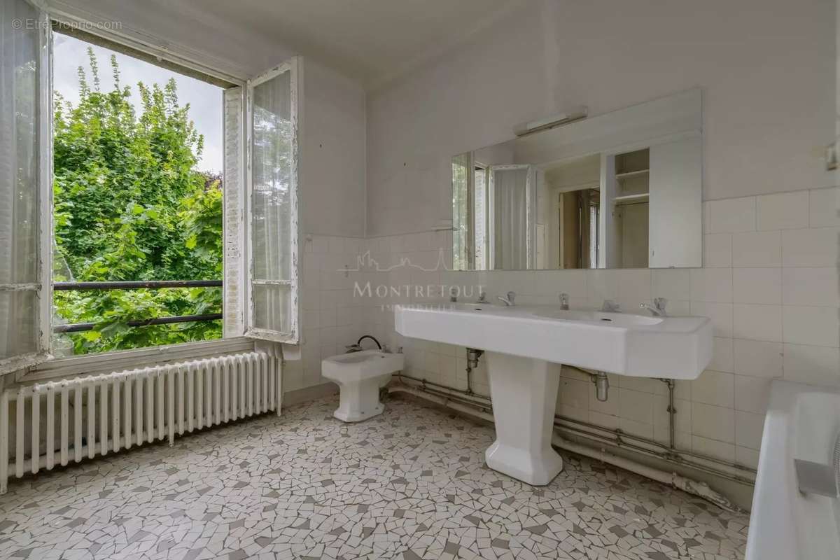 Maison a louer saint-cloud - 10 pièce(s) - 264 m2 - Surfyn